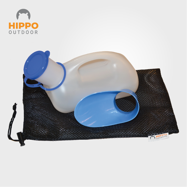 Practical urinal bottle for safe and hygienic use on boats and outdoor trips.