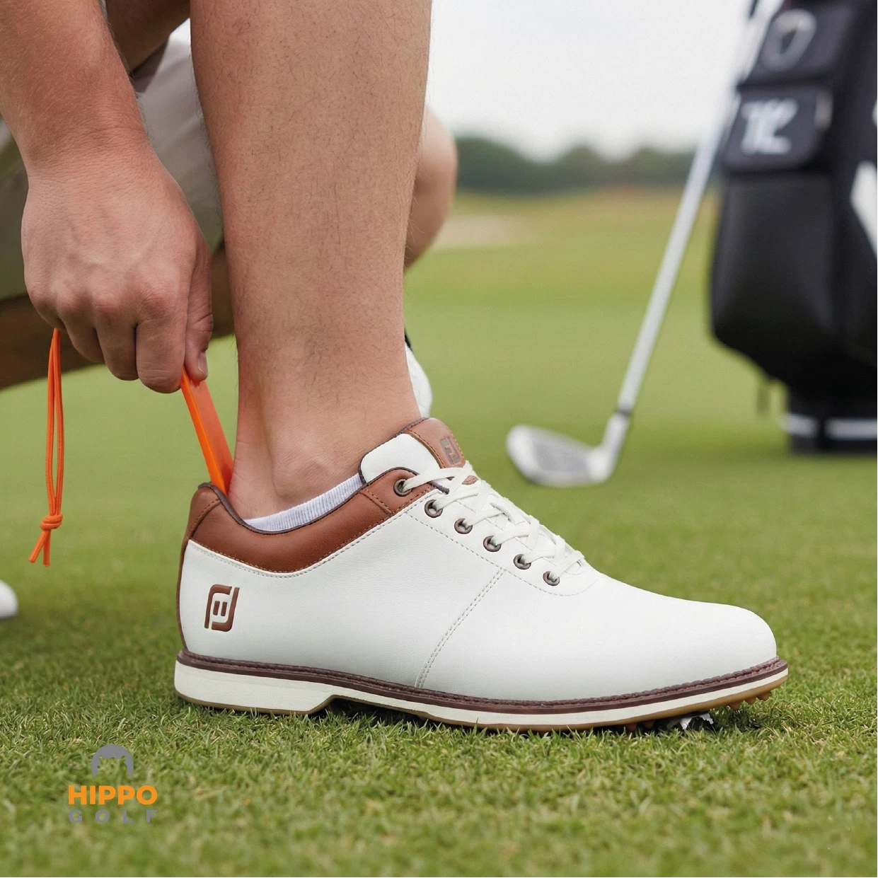 White Brown Shoe from Footjoy with Shoehorn fron Hippo Golf